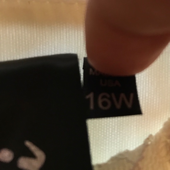 White lace cap sleeved dress. 16w by Trixxi - Picture 3 of 4